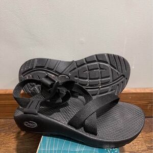 Women’s size 6 Chaco Sandals Black Classic Z1 solid strap